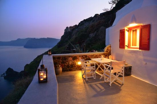 ΕΝΟΙΚΙΑΖΟΜΕΝΑ ΔΩΜΑΤΙΑ VIRGINIA HOUSES ΟΙΑ ΣΑΝΤΟΡΙΝΗ